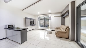 Basic Room, 2 Bedrooms (201 (Pet)) | 1 bilik tidur, Wi-fi percuma 