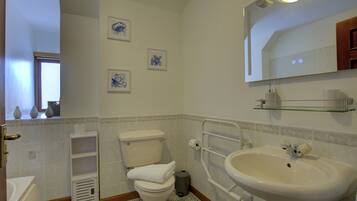 Villa | Bathroom