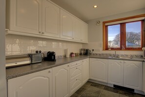 Villa | Private kitchen - 2 Links View Brora in Brora (Brora)