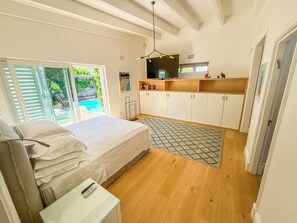 2 Schlafzimmer, Schreibtisch, Bügeleisen/Bügelbrett, WLAN