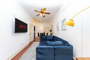 Smart TV - 30A Signature King Suite in Santa Rosa Beach with Parking, Pool & Balcony (Santa Rosa Beach)