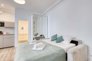 1 bedroom, iron/ironing board, travel cot, WiFi - New & Design 2bd Flat in the Heart of le Marais (Paris)