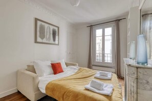 1 bedroom, iron/ironing board, travel cot, WiFi - Lovely & authentic Flat - Parc des Expos -Paris 15 (Paris)