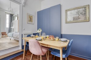 Dining - Authentic Parisian Flat - Louvre - Paris 1 (Paris)
