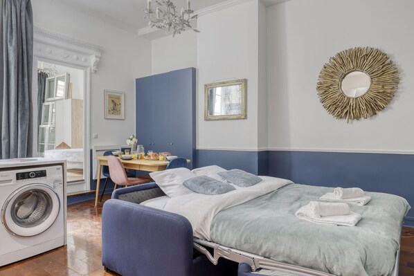 1 bedroom, iron/ironing board, travel cot, WiFi