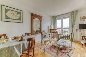 Dining - Large and Bright 2 Bdrs Flat with View - Paris 20 (Paris)