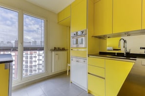 雪櫃、焗爐、爐具、洗碗機