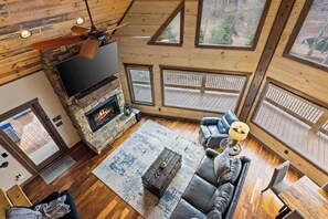 Fernseher, Kamin