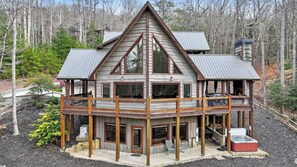 Exterior - Blue Ridge Cabin~Stunning Views!~Hot Tub~Game Room (Cherry Log)