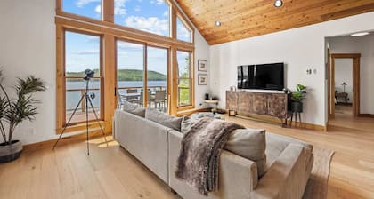 Moonrise Trail Lodge | Incredible Views for Incredible Memories