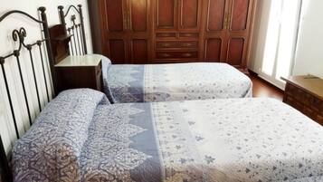 2 slaapkamers, een strijkplank/strijkijzer, wifi, beddengoed