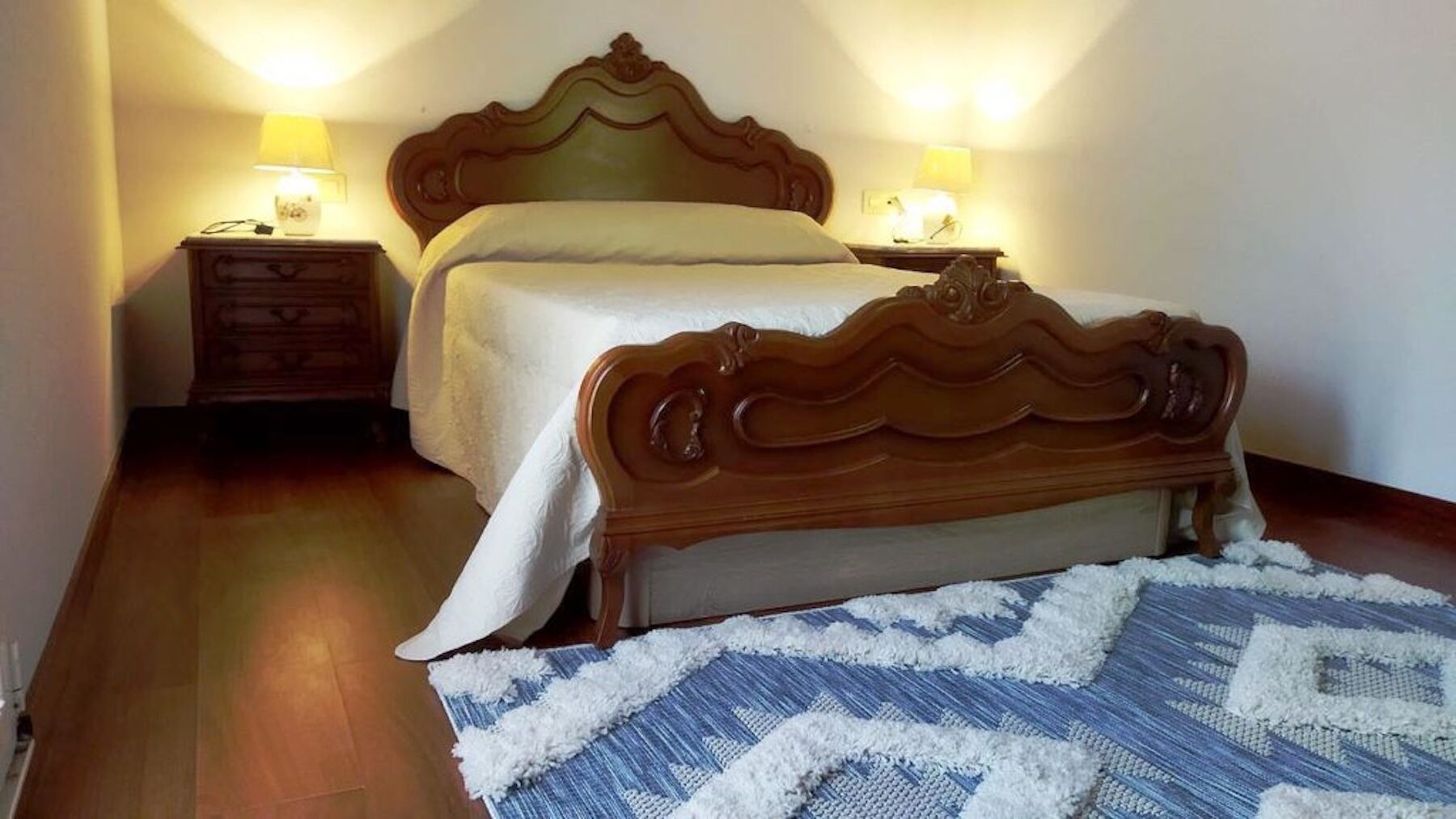 2 slaapkamers, een strijkplank/strijkijzer, wifi, beddengoed