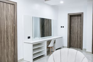 Premium Suite, Mountain View | Premium bedding, desk, laptop workspace, iron/ironing board - 5blu Residence  (Abuja)