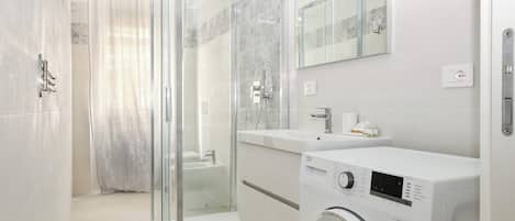 Apartment, 2 Bedrooms, Balcony | Bathroom | Free toiletries, bidet