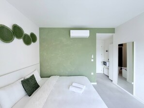 1 dormitorio, tabla de planchar con plancha, Internet y ropa de cama