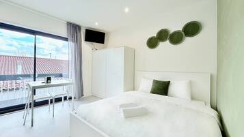 1 bedroom, iron/ironing board, Internet, bed sheets