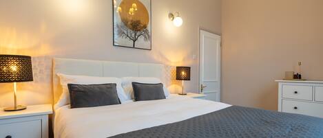 2 chambres, bureau, fer et planche à repasser, Wi-Fi