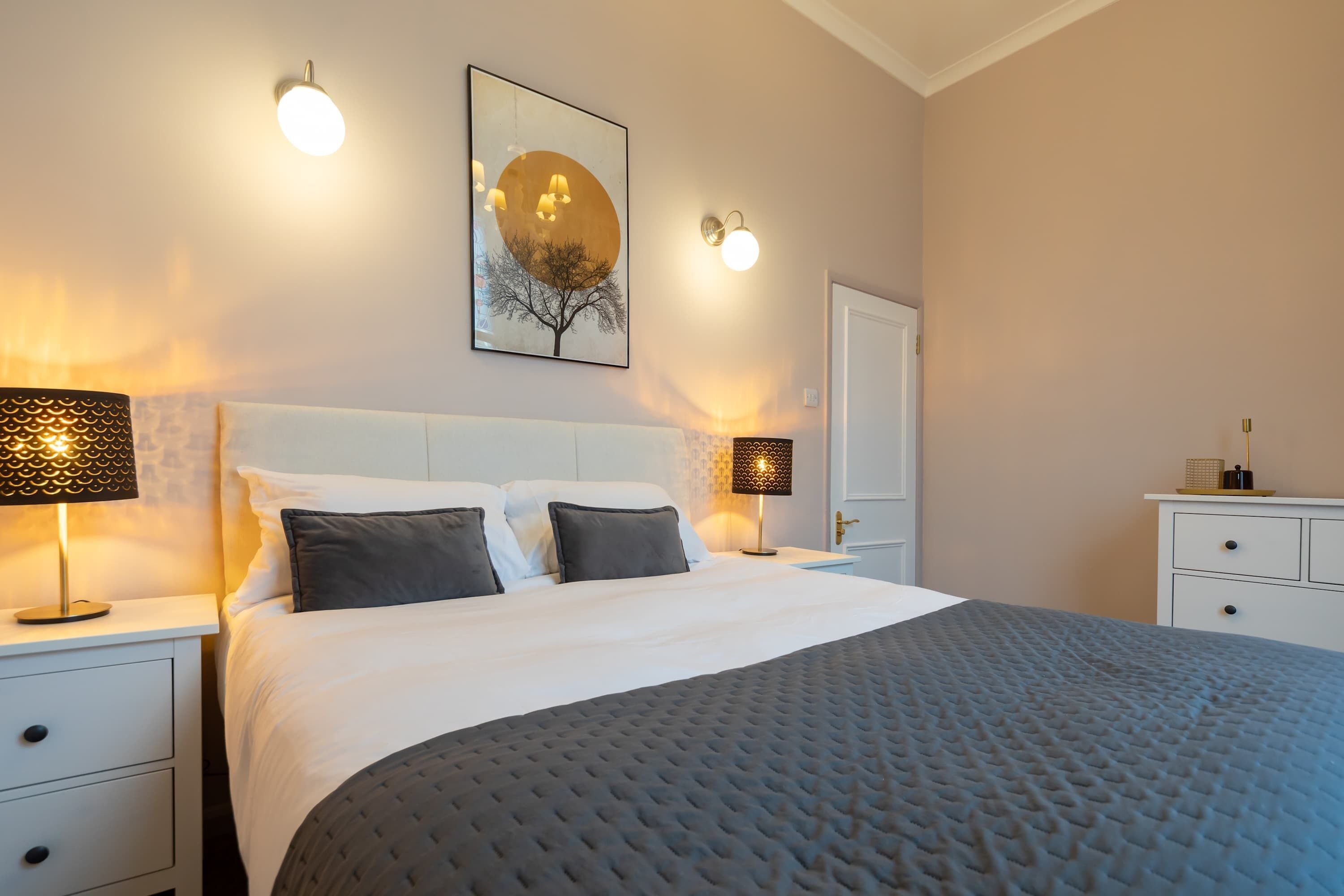 2 Schlafzimmer, Schreibtisch, Bügeleisen/Bügelbrett, WLAN