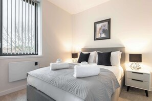 1 bedroom, desk, iron/ironing board, WiFi