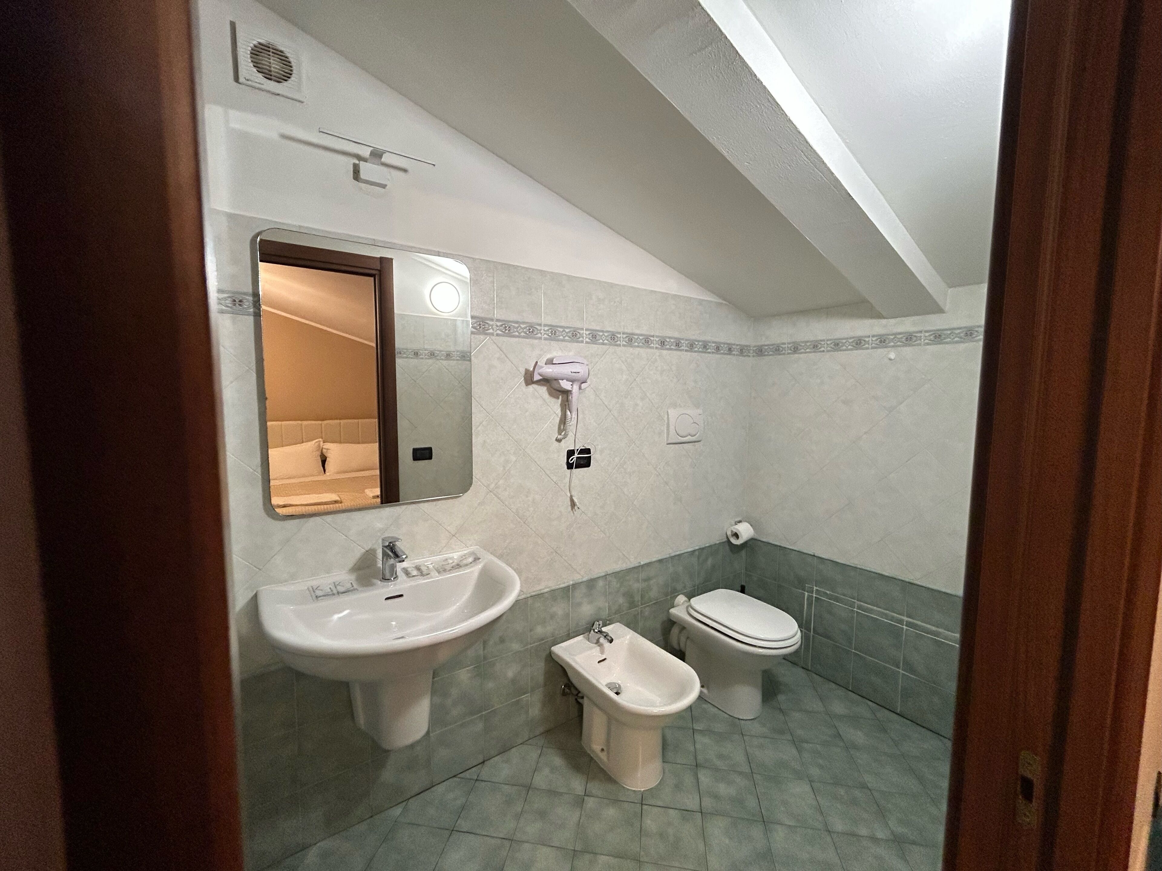 Foto - Window To The Tower