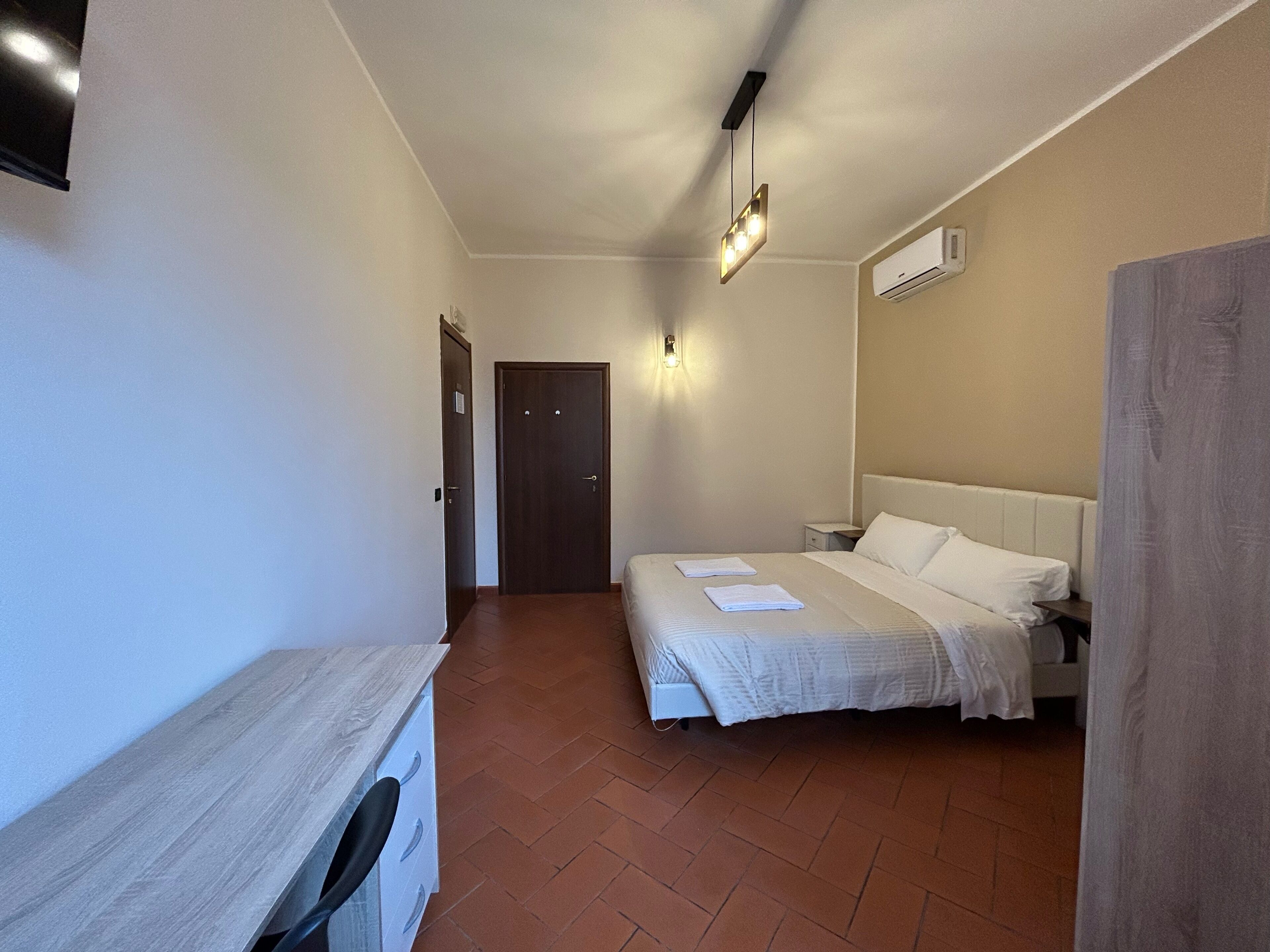 Foto - Window To The Tower