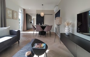 Smart TV - Amazing home in Hellendoorn with sauna (Hellendoorn)
