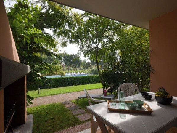 Outdoor dining - Large villa with shared pool (Bibione)