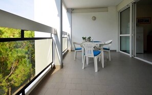 Outdoor dining - Beachfront stay with terrace (Bibione)