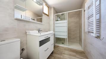Hair dryer, towels