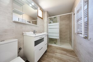 Hair dryer, towels - Superior Apartment with Balcony and Sea View (Benidorm)