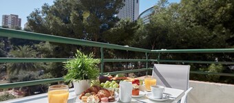 Deluxe Apartment with Balcony and Sea View