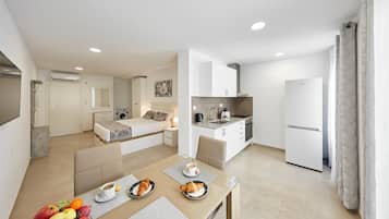 1 habitación, escritorio, wifi y ropa de cama
