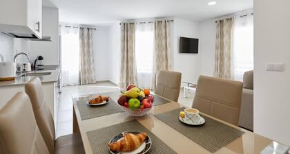 Deluxe Apartment 100 meters from the beach