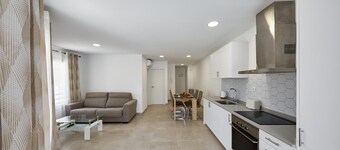 Deluxe Apartment 100 meters from the beach