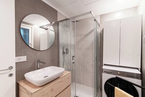 Comfort Apartment, City View | Bathroom - Suite JOIVY Lake 11 (Como)