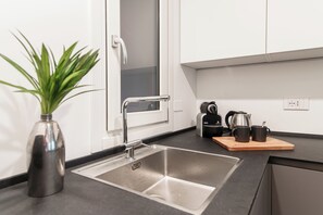 Comfort Apartment, City View | Private kitchen | Coffee/tea maker, electric kettle