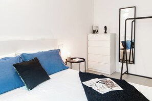Comfort Apartment, City View | 1 bedroom, iron/ironing board, free WiFi, bed sheets - Suite JOIVY Lake 11 (Como)