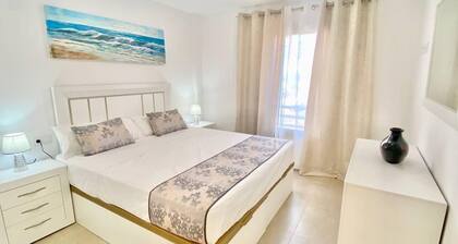 Deluxe Apartment 100 meters from the beach