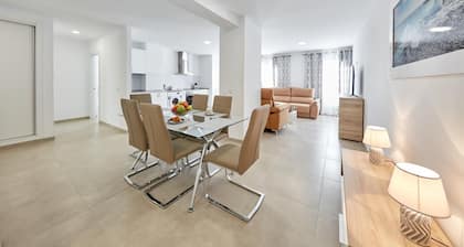 Deluxe Apartment 100 meters from the beach