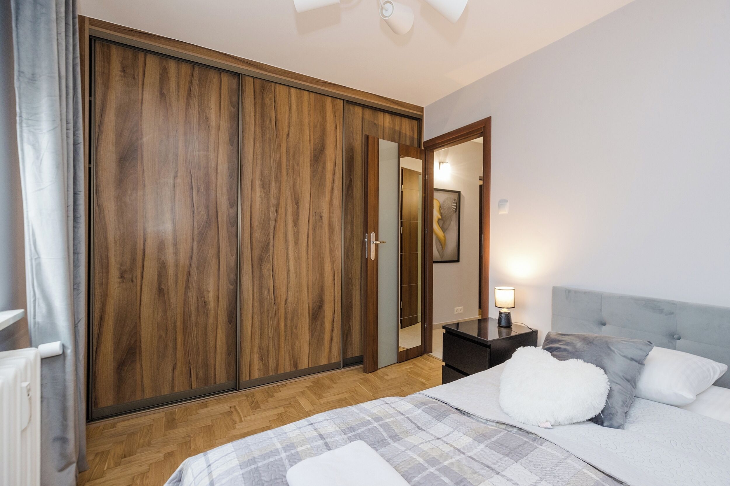 2 bedrooms, iron/ironing board, free WiFi