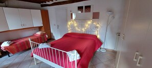 2 habitaciones, tabla de planchar con plancha y wifi 