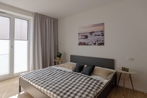 2 室のベッドルーム、WiFi (無料)、ベッドシーツ