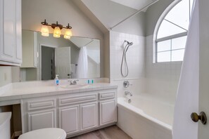 淋浴設備、風筒、提供毛巾