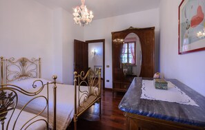 4 bedrooms, free WiFi - 4 bedroom pet friendly home in Pergola (Pergola)