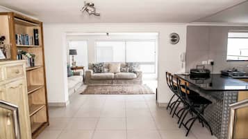 Maison, 5 chambres, fumeurs, balcon | Salle Ă manger