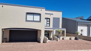 House, 5 Bedrooms, Smoking, Balcony | Exterior