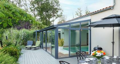 Luxurious Villa DUXCAAR with exclusive indoor pool