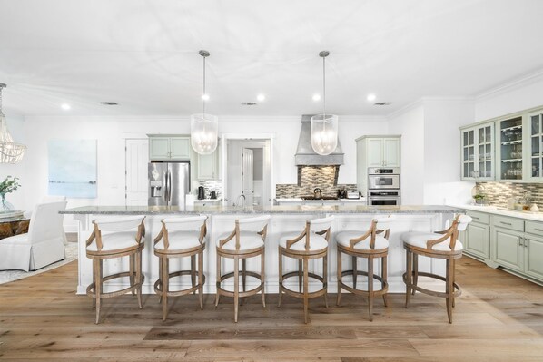 Fridge, microwave, oven, stovetop - Private Pool! 6 Adult Bikes! Short walk to the Beach! (Seacrest Beach)