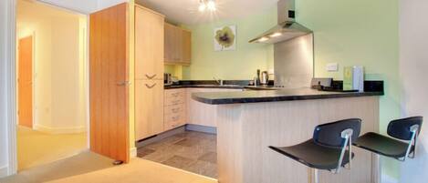 Căn hộ tiện nghi đơn giản | Bếp riêng | Ấm điện, lò nướng bánh mì