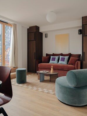 Televisión de pantalla plana, Netflix, servicios de streaming, oficina